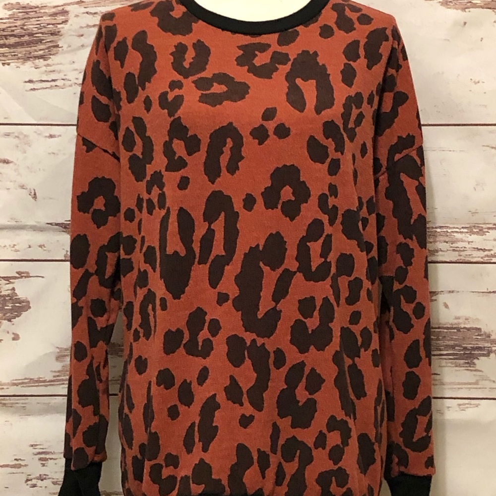 Red Leopard Print Top - Picture 7 of 8